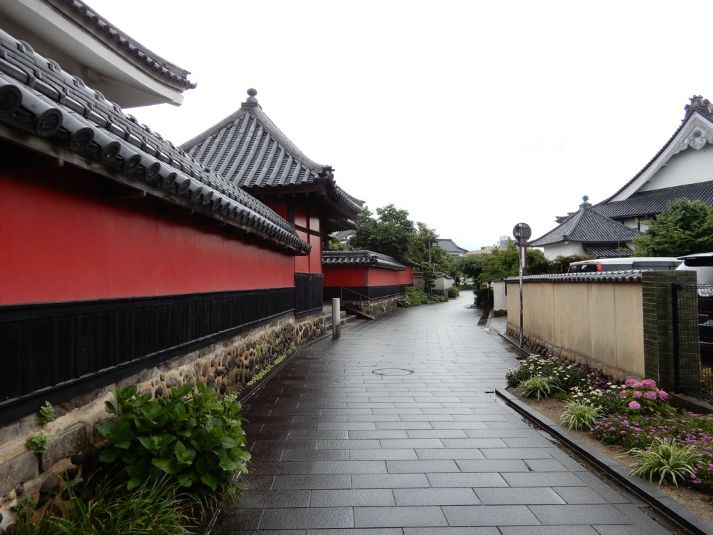 中津城に近い寺町にある合元寺